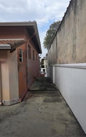 Casa à venda com 166m², 4 quartos e 2 vagas