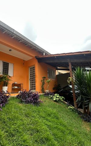 Casa à venda com 139m², 2 quartos e 1 vaga Casa à venda com 139m², 2 quartos e 1 vagaFachada