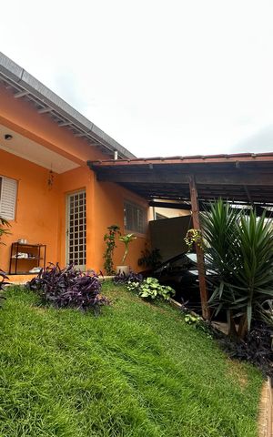 Casa à venda com 139m², 2 quartos e 1 vaga Casa à venda com 139m², 2 quartos e 1 vagaFachada
