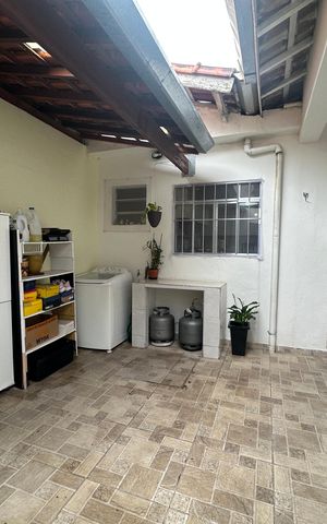 Casa à venda com 139m², 2 quartos e 1 vaga Casa à venda com 139m², 2 quartos e 1 vagaÁrea de Serviço