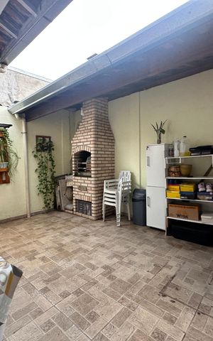 Casa à venda com 139m², 2 quartos e 1 vaga Casa à venda com 139m², 2 quartos e 1 vagaQuintal