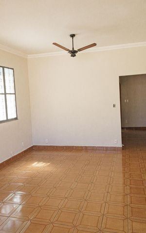 Casa para alugar com 200m², 3 quartos e 2 vagas Casa para alugar com 200m², 3 quartos e 2 vagasSala