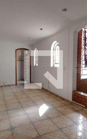 Casa para alugar com 67m², 3 quartos e sem vaga
