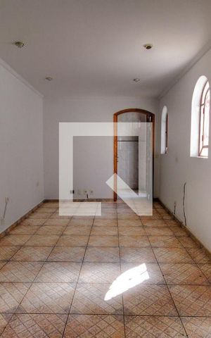 Casa para alugar com 67m², 3 quartos e sem vaga