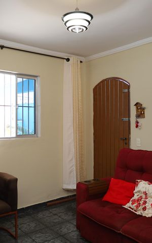 Casa à venda com 125m², 4 quartos e 2 vagasSala