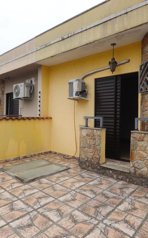 Casa à venda com 100m², 3 quartos e 2 vagasVaranda do Quarto 1