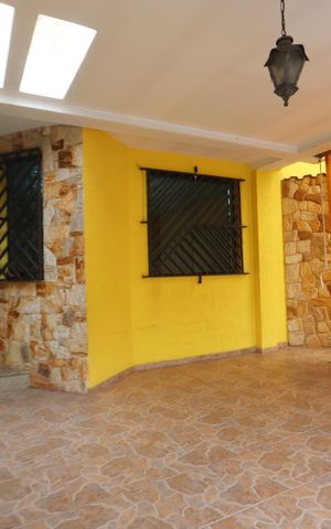 Casa à venda com 100m², 3 quartos e 2 vagasGaragem