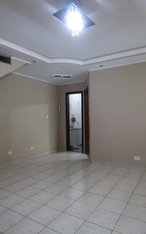 Casa à venda com 100m², 3 quartos e 2 vagasSala
