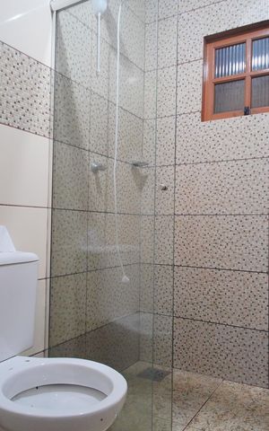 Casa à venda com 80m², 2 quartos e 1 vagaBanheiro 1