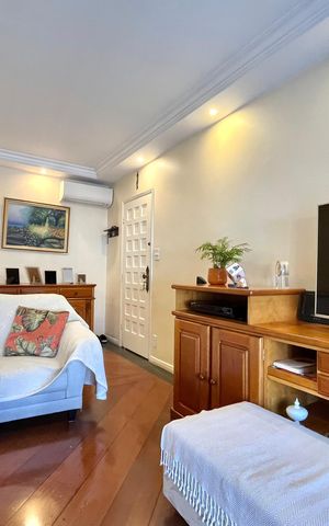 Casa à venda com 125m², 3 quartos e 2 vagas Casa à venda com 125m², 3 quartos e 2 vagasSala