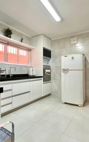 Casa à venda com 125m², 3 quartos e 2 vagas Casa à venda com 125m², 3 quartos e 2 vagasCozinha