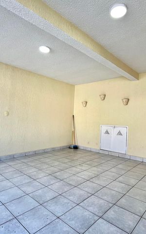 Casa à venda com 125m², 3 quartos e 2 vagas Casa à venda com 125m², 3 quartos e 2 vagasGaragem