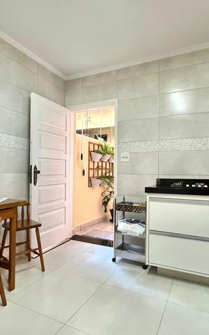 Casa à venda com 125m², 3 quartos e 2 vagas Casa à venda com 125m², 3 quartos e 2 vagasCozinha