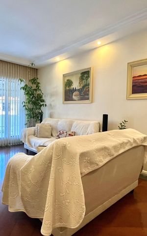 Casa à venda com 125m², 3 quartos e 2 vagas Casa à venda com 125m², 3 quartos e 2 vagasSala