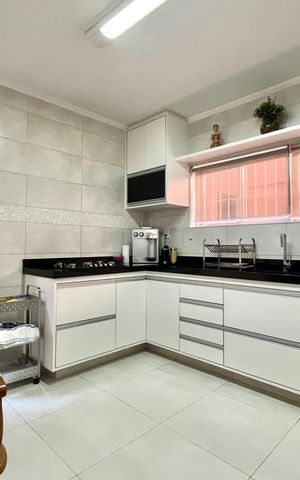 Casa à venda com 125m², 3 quartos e 2 vagas Casa à venda com 125m², 3 quartos e 2 vagasCozinha