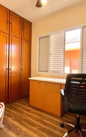 Casa à venda com 125m², 3 quartos e 2 vagas Casa à venda com 125m², 3 quartos e 2 vagasQuarto 2