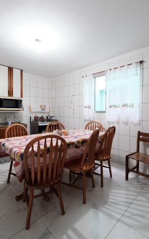 Casa à venda com 250m², 6 quartos e 3 vagasCozinha 