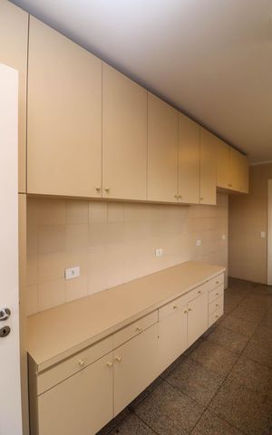 Apartamento para alugar com 157m², 3 quartos e 3 vagas Apartamento para alugar com 157m², 3 quartos e 3 vagasCozinha - Armários