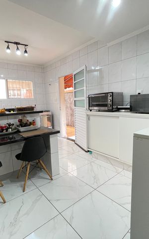 Casa à venda com 196m², 4 quartos e 2 vagas Casa à venda com 196m², 4 quartos e 2 vagasCozinha