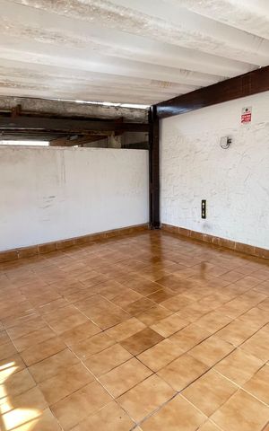 Casa à venda com 196m², 4 quartos e 2 vagas Casa à venda com 196m², 4 quartos e 2 vagasGaragem