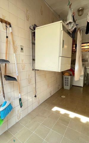 Casa à venda com 196m², 4 quartos e 2 vagas Casa à venda com 196m², 4 quartos e 2 vagasÁrea de Serviço