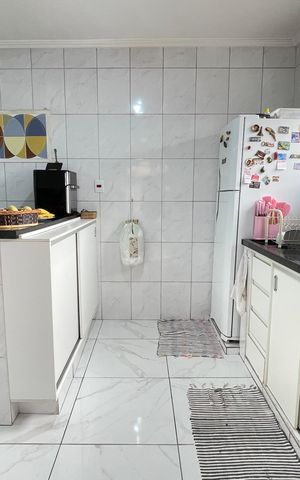 Casa à venda com 196m², 4 quartos e 2 vagas Casa à venda com 196m², 4 quartos e 2 vagasCozinha