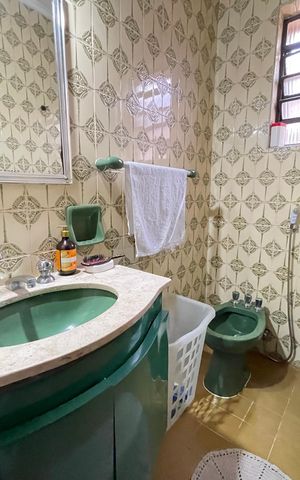 Casa à venda com 196m², 4 quartos e 2 vagas Casa à venda com 196m², 4 quartos e 2 vagasBanheiro 2