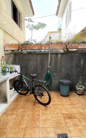 Casa à venda com 196m², 4 quartos e 2 vagas Casa à venda com 196m², 4 quartos e 2 vagasQuintal