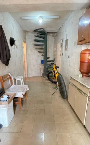 Casa à venda com 196m², 4 quartos e 2 vagas Casa à venda com 196m², 4 quartos e 2 vagasÁrea de Serviço
