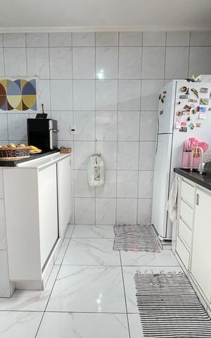 Casa à venda com 196m², 4 quartos e 2 vagas Casa à venda com 196m², 4 quartos e 2 vagasCozinha
