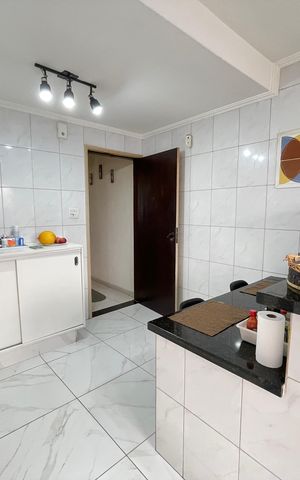 Casa à venda com 196m², 4 quartos e 2 vagas Casa à venda com 196m², 4 quartos e 2 vagasCozinha