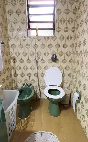 Casa à venda com 196m², 4 quartos e 2 vagas Casa à venda com 196m², 4 quartos e 2 vagasBanheiro 2