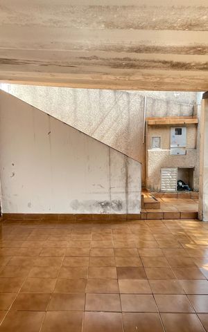 Casa à venda com 196m², 4 quartos e 2 vagas Casa à venda com 196m², 4 quartos e 2 vagasGaragem