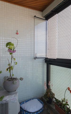 Apartamento à venda com 180m², 3 quartos e 3 vagas Apartamento à venda com 180m², 3 quartos e 3 vagasVaranda