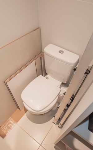 Apartamento para alugar com 181m², 4 quartos e 3 vagas Apartamento para alugar com 181m², 4 quartos e 3 vagasBanheiro de Serviço