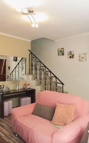 Casa de condomínio à venda com 148m², 3 quartos e 3 vagas Casa de condomínio à venda com 148m², 3 quartos e 3 vagasSala