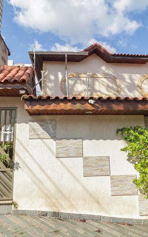 Casa de condomínio à venda com 148m², 3 quartos e 3 vagas Casa de condomínio à venda com 148m², 3 quartos e 3 vagasFachada