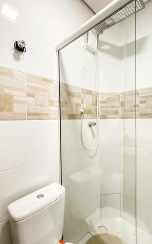 Casa à venda com 180m², 3 quartos e 2 vagas Casa à venda com 180m², 3 quartos e 2 vagasBanheiro