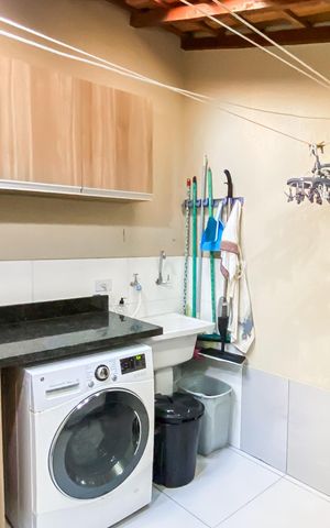 Casa à venda com 180m², 3 quartos e 2 vagas Casa à venda com 180m², 3 quartos e 2 vagasÁrea de Serviço