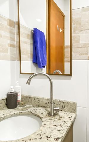 Casa à venda com 180m², 3 quartos e 2 vagas Casa à venda com 180m², 3 quartos e 2 vagasBanheiro