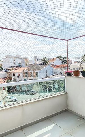Casa à venda com 180m², 3 quartos e 2 vagas Casa à venda com 180m², 3 quartos e 2 vagasVaranda
