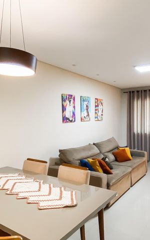 Casa à venda com 180m², 3 quartos e 2 vagas Casa à venda com 180m², 3 quartos e 2 vagasSala
