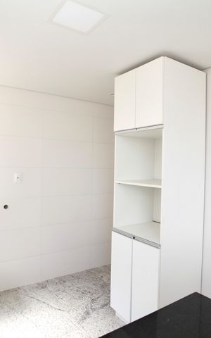 Apartamento à venda com 80m², 2 quartos e 2 vagas Apartamento à venda com 80m², 2 quartos e 2 vagasCozinha e Área de Serviço