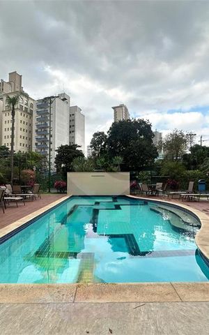 Apartamento à venda com 140m², 4 quartos e 3 vagas