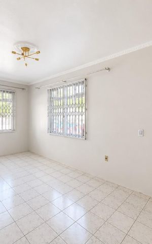 Casa para alugar com 150m², 3 quartos e 1 vaga Casa para alugar com 150m², 3 quartos e 1 vagaSala