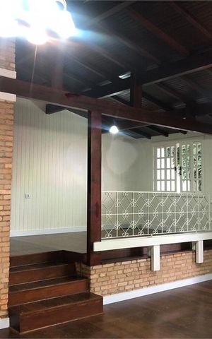 Casa à venda com 220m², 5 quartos e 2 vagas