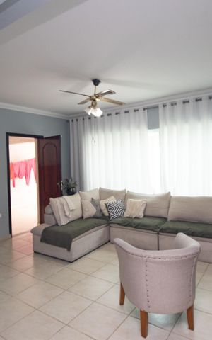 Casa para alugar com 200m², 3 quartos e 3 vagas Casa para alugar com 200m², 3 quartos e 3 vagasSala