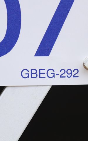 Casa à venda com 123m², 2 quartos e 2 vagasPlaca GRANDE instalada no portão do imóvel, dia 26.08.2026 - Código da placa: GBEG-292