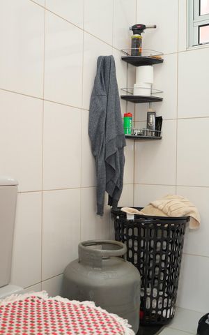 Casa à venda com 123m², 2 quartos e 2 vagasBanheiro 2
