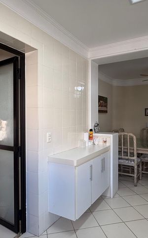 Apartamento para alugar com 163m², 4 quartos e 2 vagas Apartamento para alugar com 163m², 4 quartos e 2 vagasCozinha